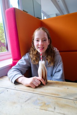 lilas-13th-birthday/L1000246.jpg
