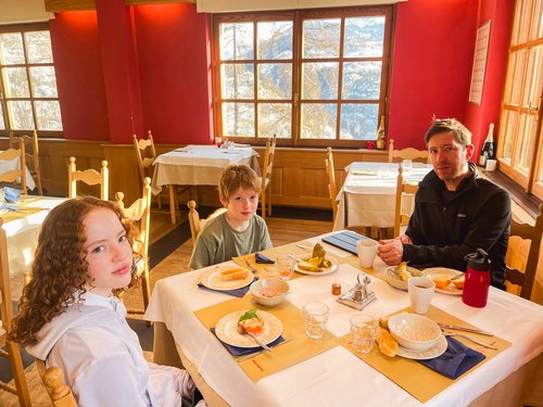 ski-trip/IMG_5522.HEIC.jpg